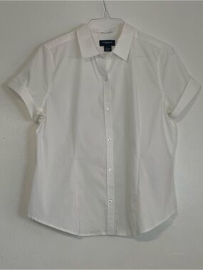 Liz Claiborne Career White Short Sleeve Button-Down Blouse Minimalist Old Money
